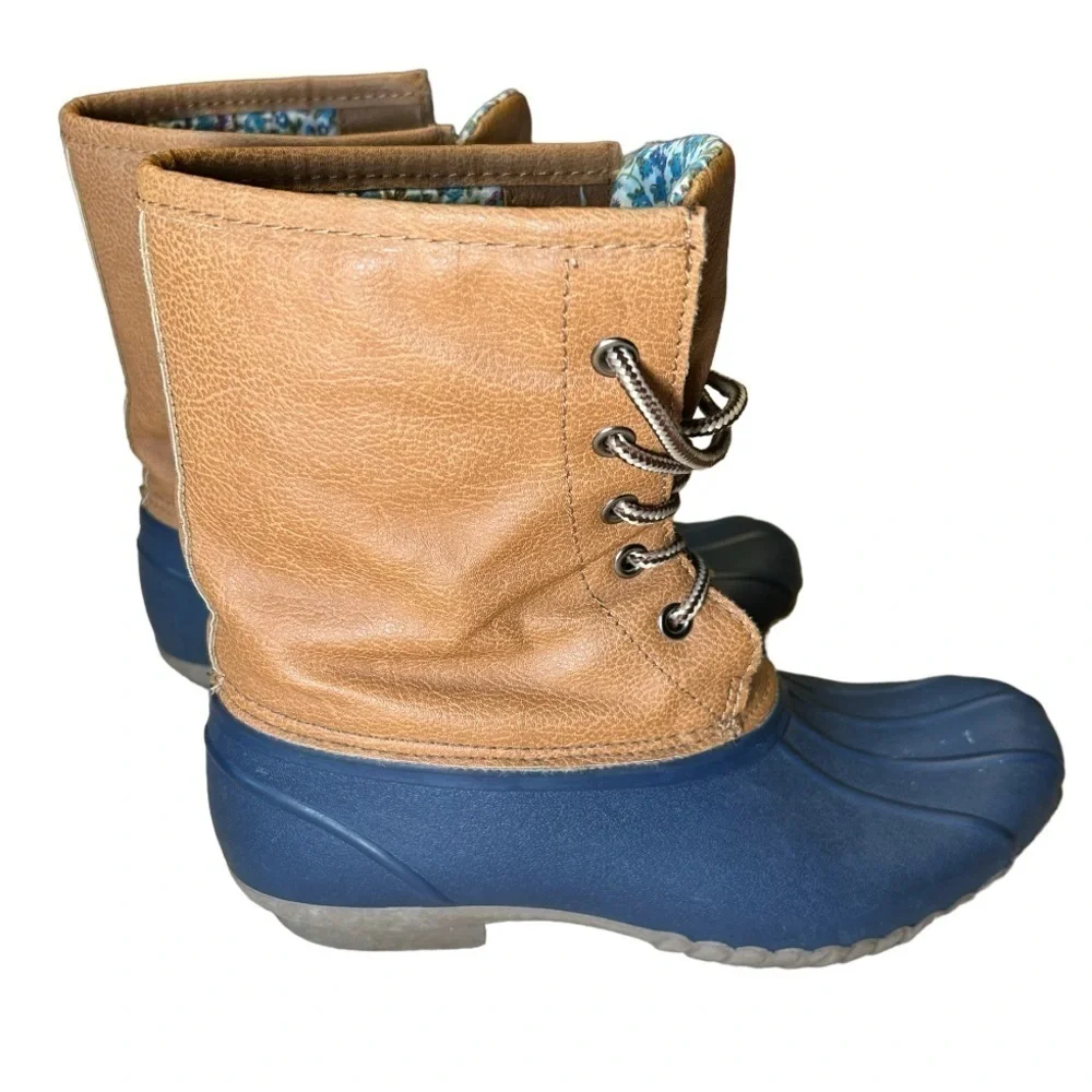 BLUE SUEDESHOES BROWN & NAVY BLUE RUBBER DUCK BOOTS, SIZE 7